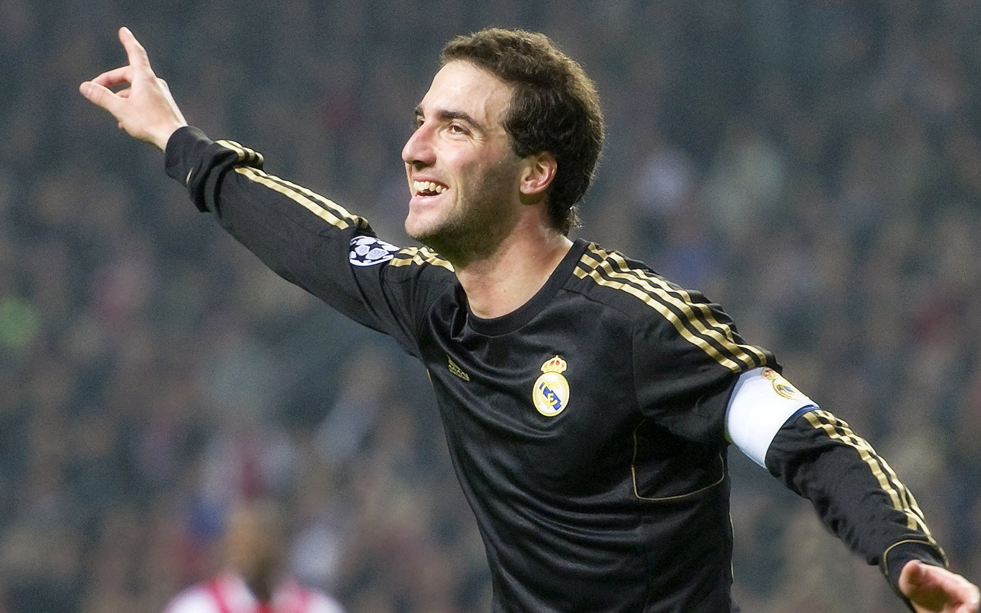 萨卡惊艳四座,法国全面压制曼城,一场战术与天赋的完美风暴