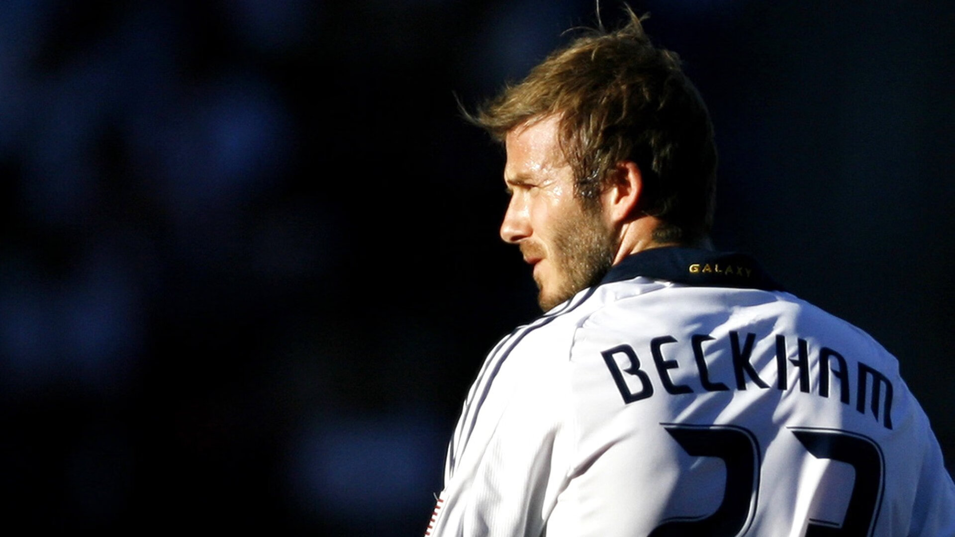 拉什福德发挥堪称完美,澳大利亚碾压爱尔兰,绿茵场上的两种胜利叙事